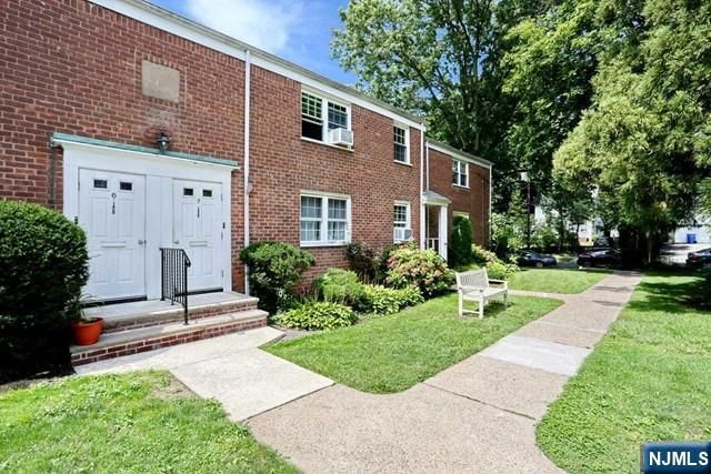 100 Huguenot Avenue 6B, Englewood, NJ 07631