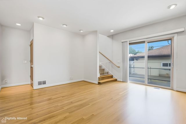 7718 W Farragut Avenue, Chicago, IL 60656