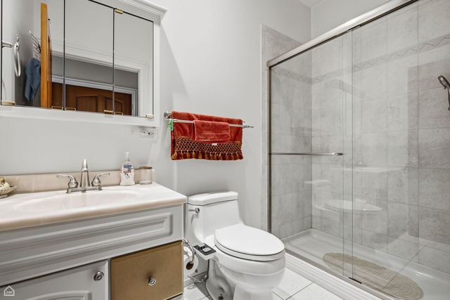 7718 W Farragut Avenue, Chicago, IL 60656