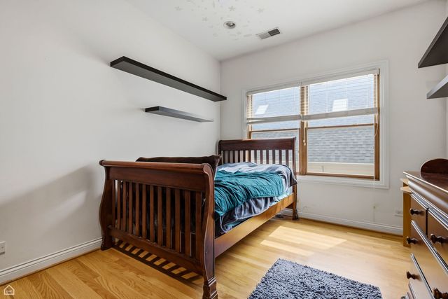 7718 W Farragut Avenue, Chicago, IL 60656