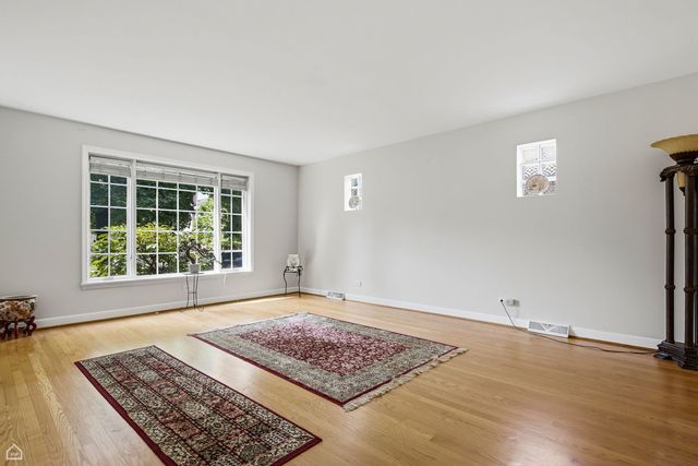 7718 W Farragut Avenue, Chicago, IL 60656