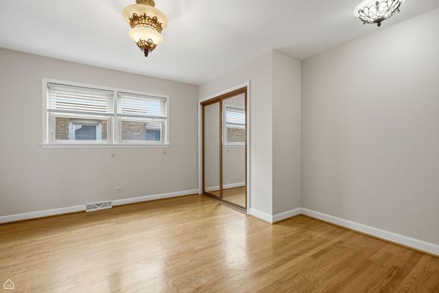 7718 W Farragut Avenue, Chicago, IL 60656