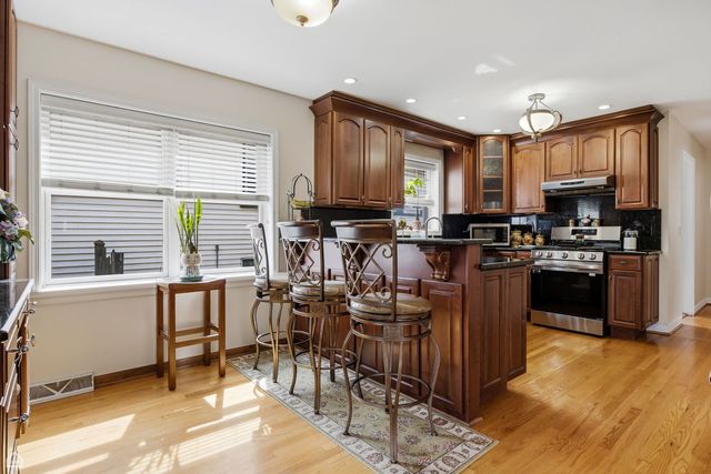 7718 W Farragut Avenue, Chicago, IL 60656