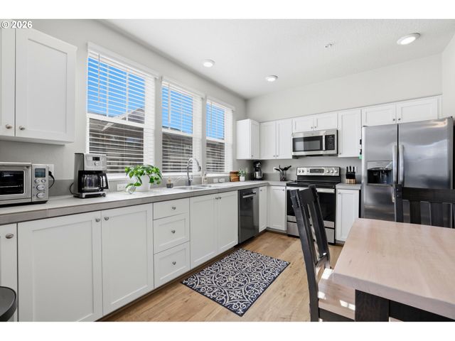 17149 Sw SNOWDALE St 103, Beaverton, OR 97007