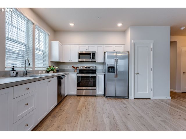 17149 Sw SNOWDALE St 103, Beaverton, OR 97007