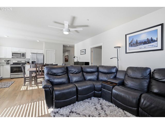 17149 Sw SNOWDALE St 103, Beaverton, OR 97007