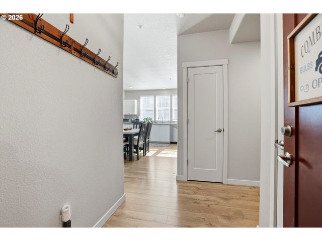 17149 Sw SNOWDALE St 103, Beaverton, OR 97007