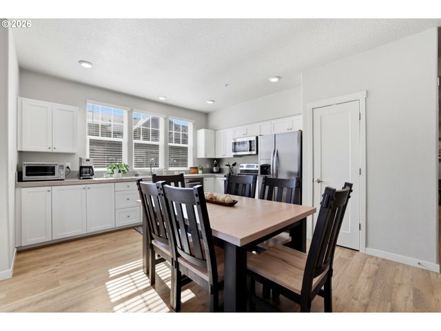 17149 Sw SNOWDALE St 103, Beaverton, OR 97007