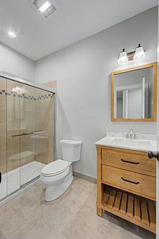 555 N Springfield Avenue, Chicago, IL 60624