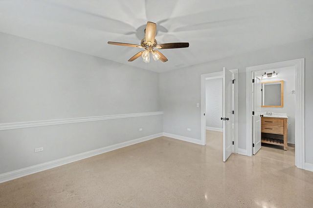 555 N Springfield Avenue, Chicago, IL 60624