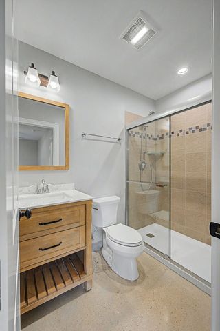 555 N Springfield Avenue, Chicago, IL 60624