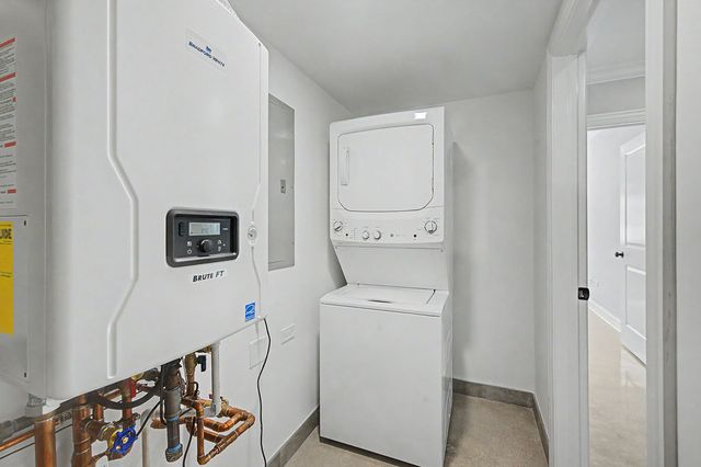 555 N Springfield Avenue, Chicago, IL 60624