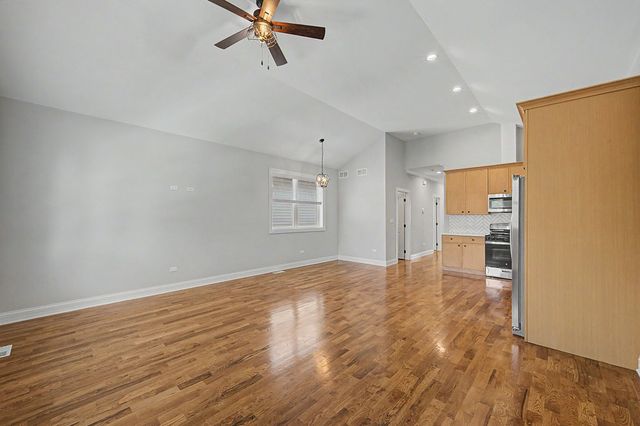 555 N Springfield Avenue, Chicago, IL 60624