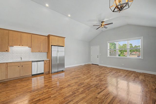 555 N Springfield Avenue, Chicago, IL 60624