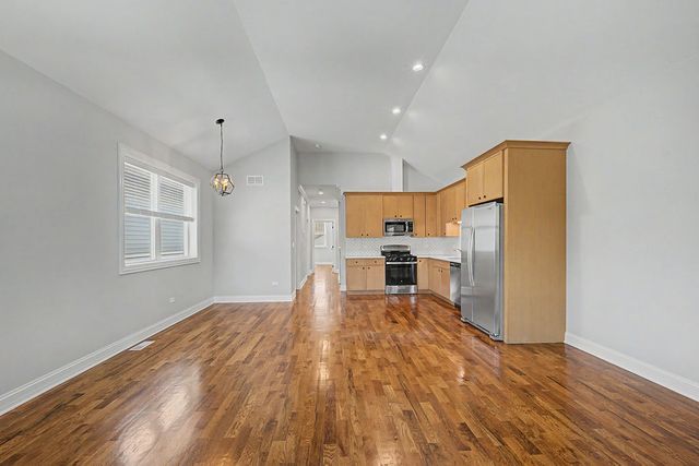 555 N Springfield Avenue, Chicago, IL 60624