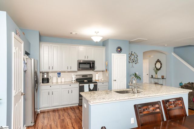 2 Hollow Tree Way, Greenville, SC 29605