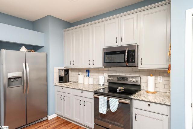 2 Hollow Tree Way, Greenville, SC 29605