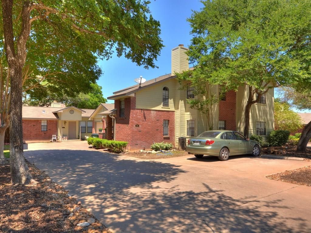 9524 Woodvale DR, Austin, TX 78729