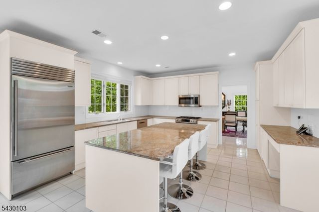 3 Bayview Ter, Green Brook Twp., NJ 08812