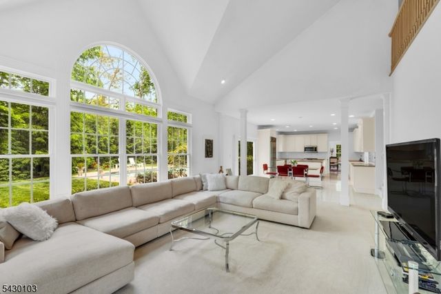 3 Bayview Ter, Green Brook Twp., NJ 08812