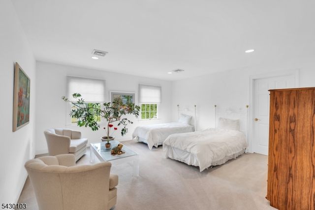 3 Bayview Ter, Green Brook Twp., NJ 08812