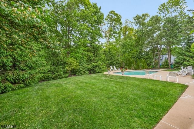3 Bayview Ter, Green Brook Twp., NJ 08812