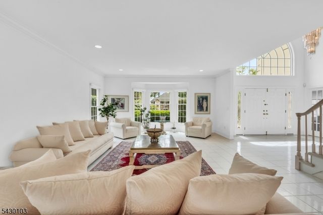 3 Bayview Ter, Green Brook Twp., NJ 08812