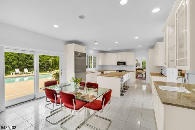 3 Bayview Ter, Green Brook Twp., NJ 08812