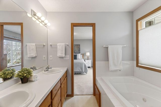 14955 Credit View Drive, Savage, MN 55378