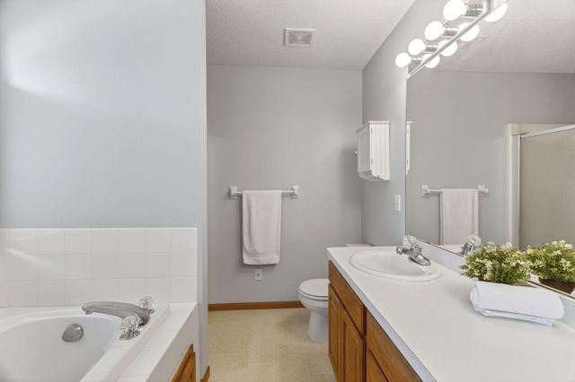 14955 Credit View Drive, Savage, MN 55378