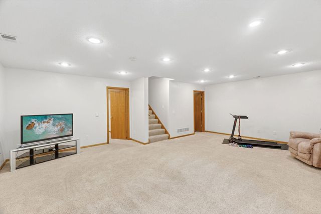 14955 Credit View Drive, Savage, MN 55378