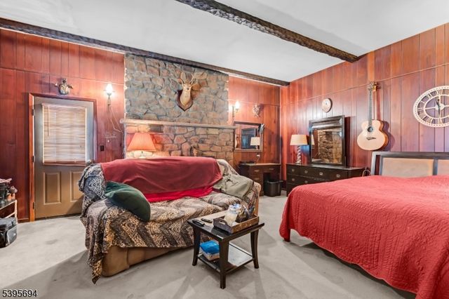 58 Sand Hill Rd, Clinton Twp., NJ 08801