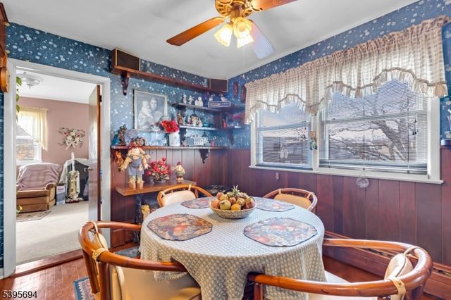 58 Sand Hill Rd, Clinton Twp., NJ 08801