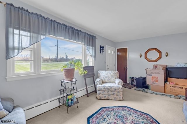 58 Sand Hill Rd, Clinton Twp., NJ 08801