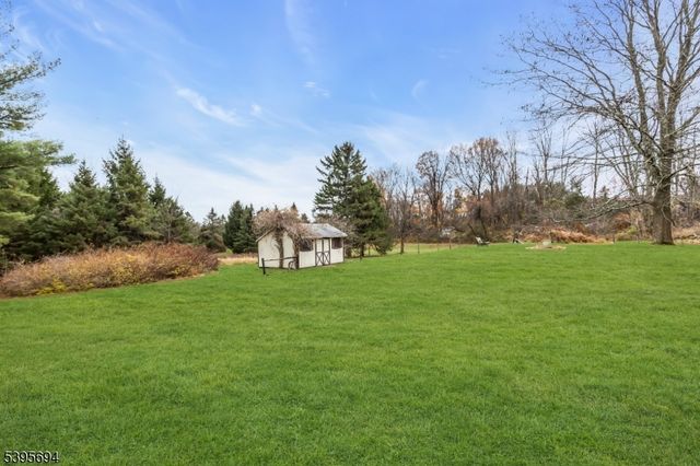 58 Sand Hill Rd, Clinton Twp., NJ 08801