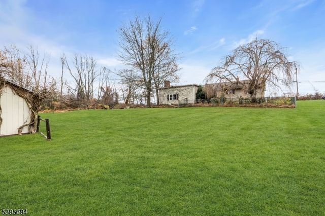 58 Sand Hill Rd, Clinton Twp., NJ 08801