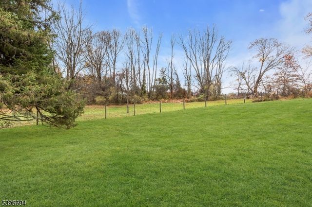 58 Sand Hill Rd, Clinton Twp., NJ 08801