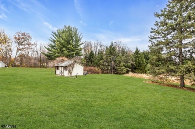 58 Sand Hill Rd, Clinton Twp., NJ 08801