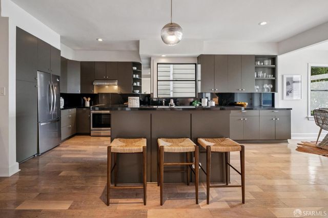 838 Bay Street, San Francisco, CA 94109