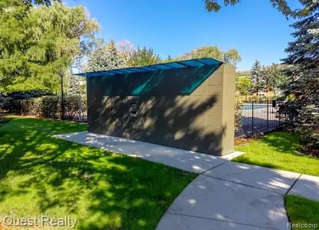 39021 Prentiss Street 106, Harrison Charter Township, MI 48045