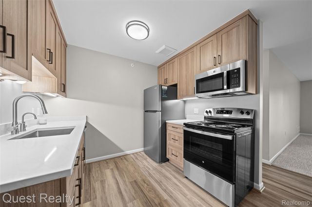 39021 Prentiss Street 106, Harrison Charter Township, MI 48045