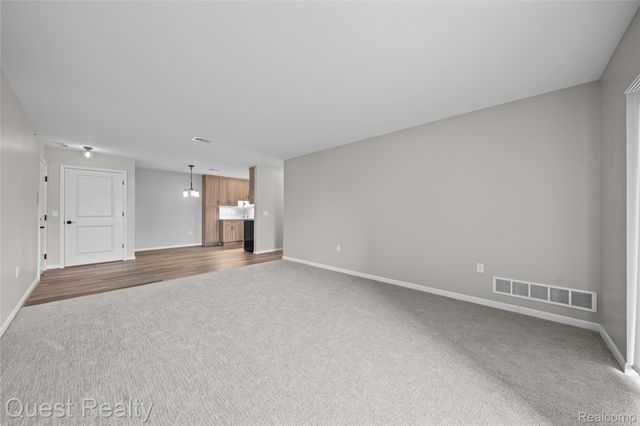 39021 Prentiss Street 106, Harrison Charter Township, MI 48045