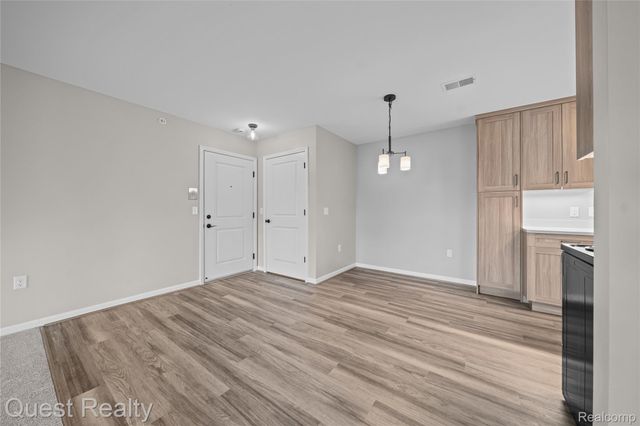 39021 Prentiss Street 106, Harrison Charter Township, MI 48045