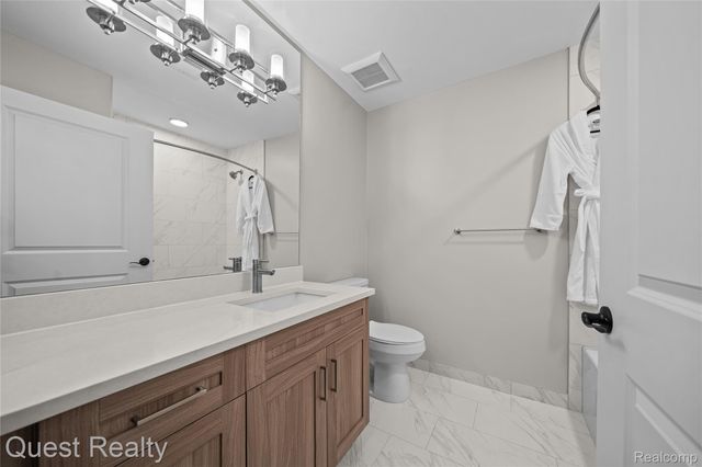 39021 Prentiss Street 106, Harrison Charter Township, MI 48045