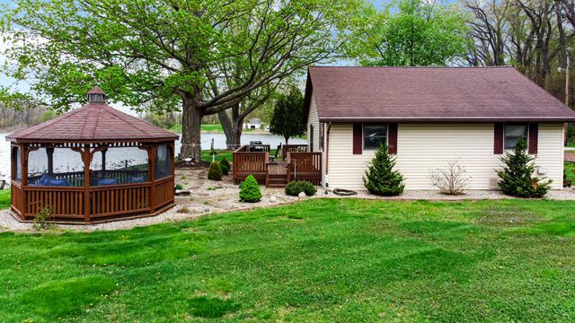 1588 W Severs Road, La Porte, IN 46350