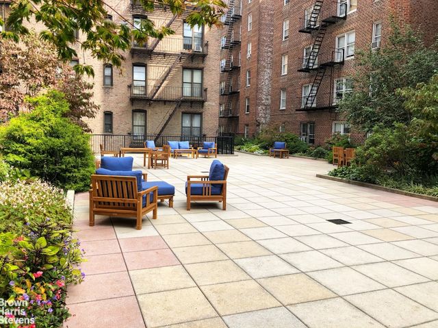 330 Haven Ave Apt 4F, New York City, NY 10033