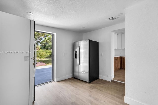 975 NW 134th St, North Miami, FL 33168