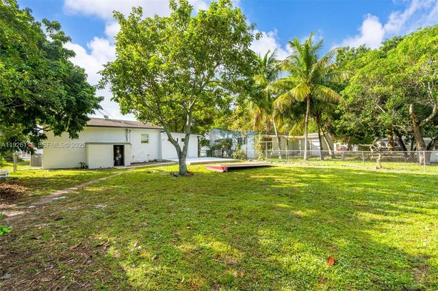 975 NW 134th St, North Miami, FL 33168