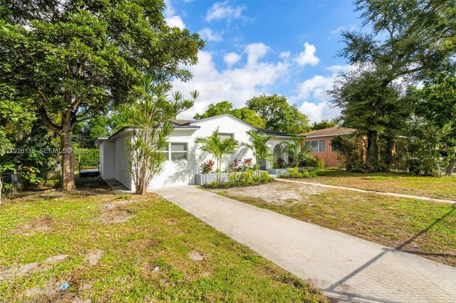 975 NW 134th St, North Miami, FL 33168