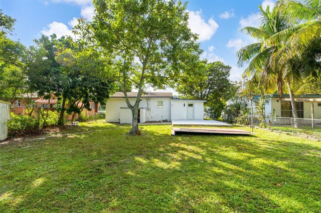 975 NW 134th St, North Miami, FL 33168